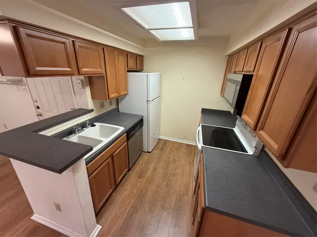 $1,695 | 114 East 31st Street, Unit 213, Austin, TX 78705