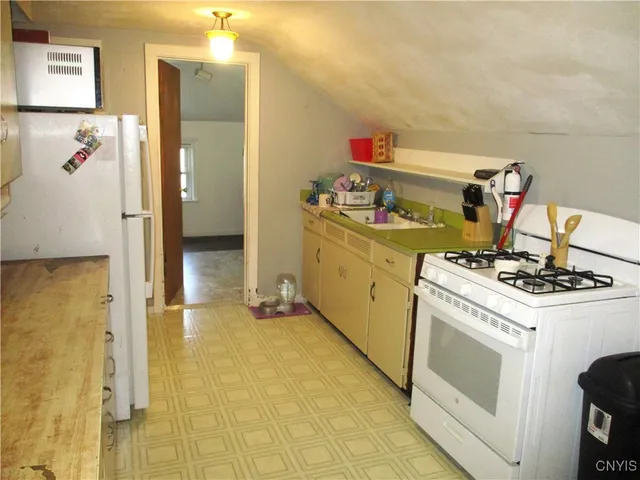 $149,900 | 105 Chapel Street, Lenox, NY 13032