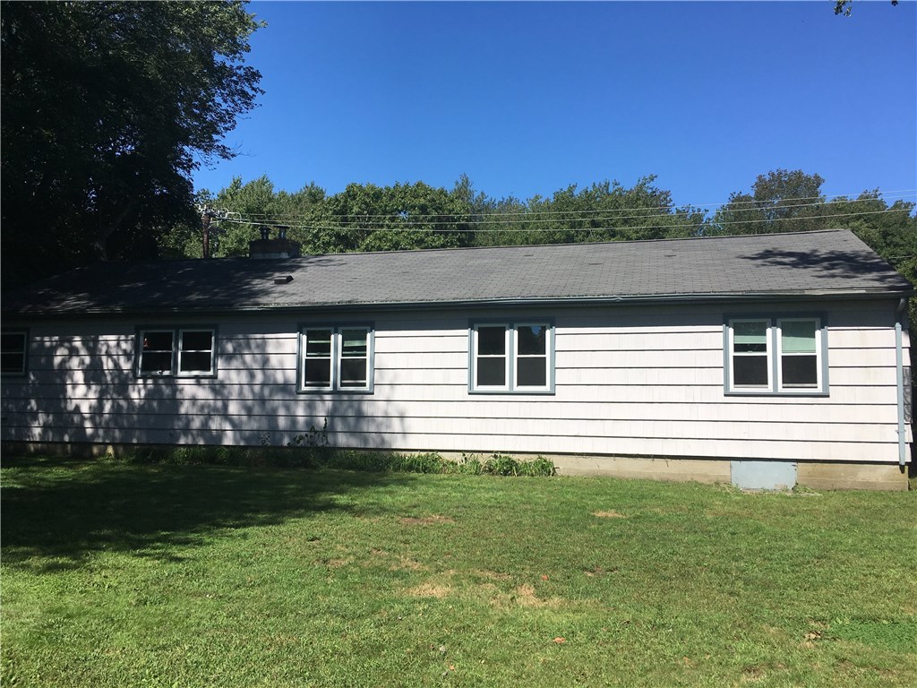 17 South Ferry Road Narragansett, RI 02874 - Photo 3 of 24