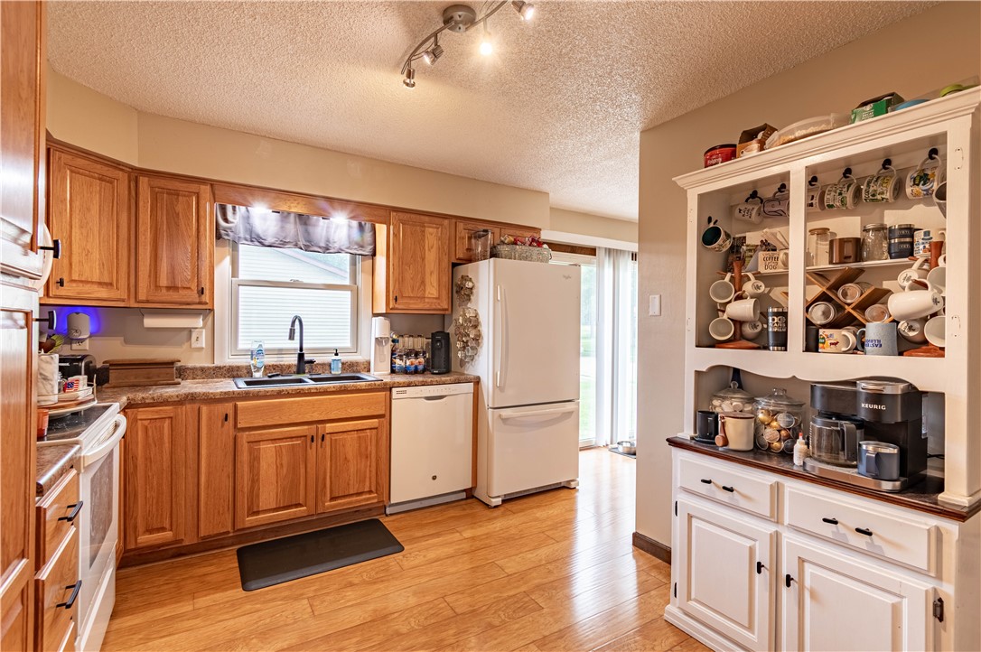 131 White Pines Circle Decatur, IL 62521 - Photo 5 of 25