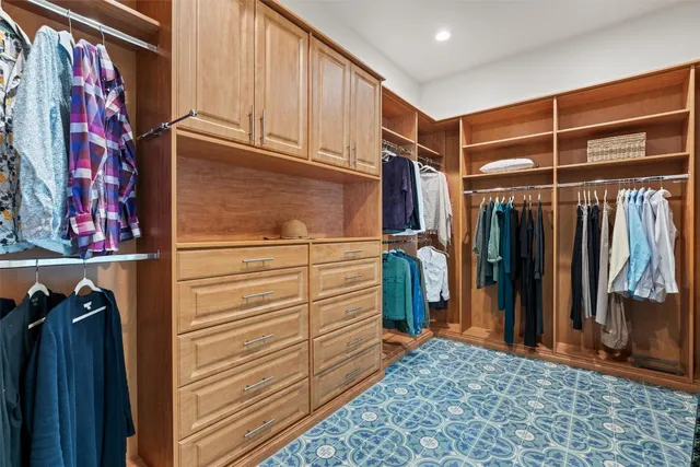 a view of walk in closet