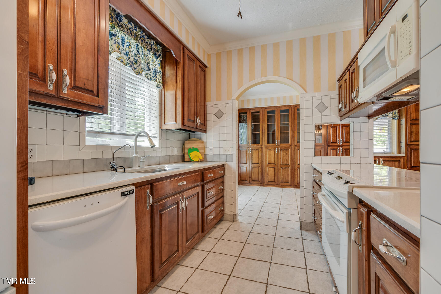 64 Falcon Circle Afton, TN 37616 - Photo 12 of 61 012