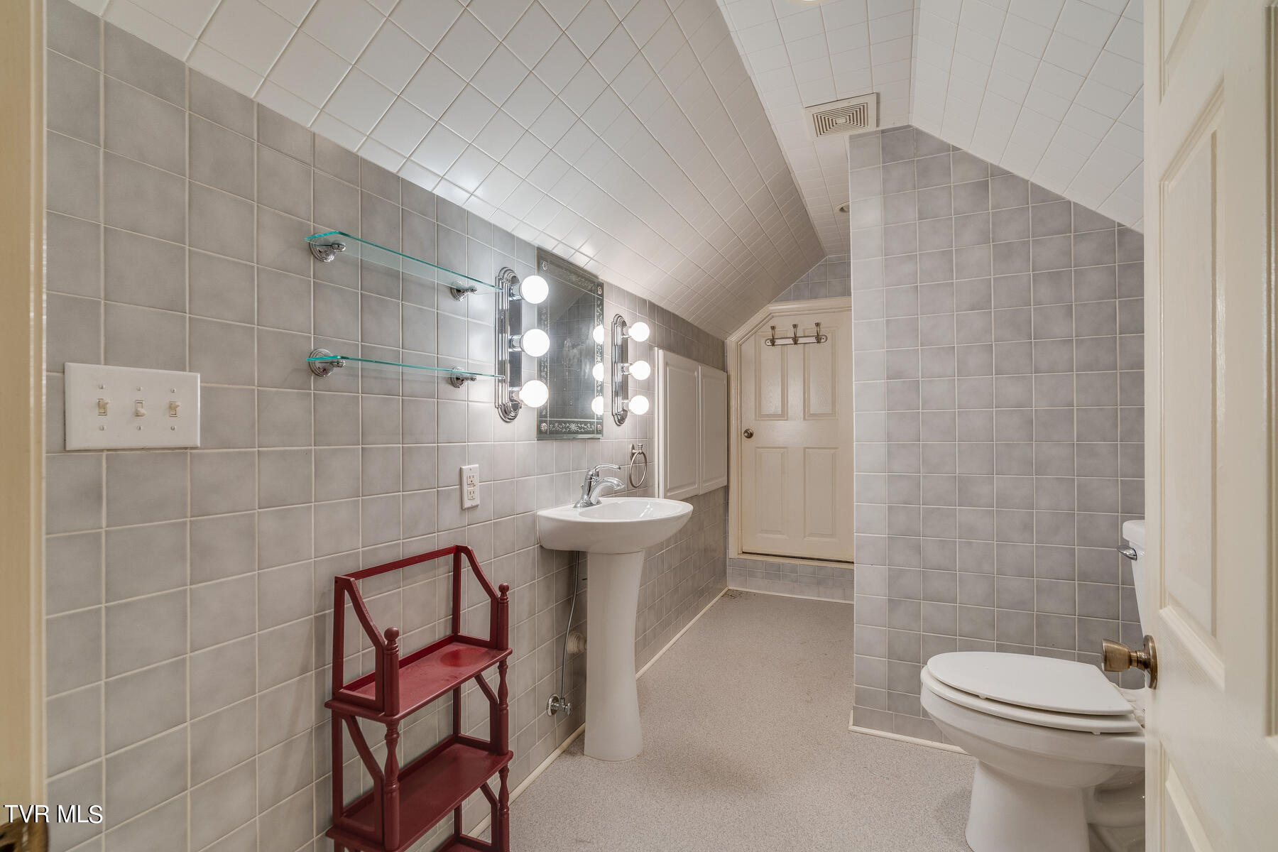 64 Falcon Circle Afton, TN 37616 - Photo 48 of 61 049