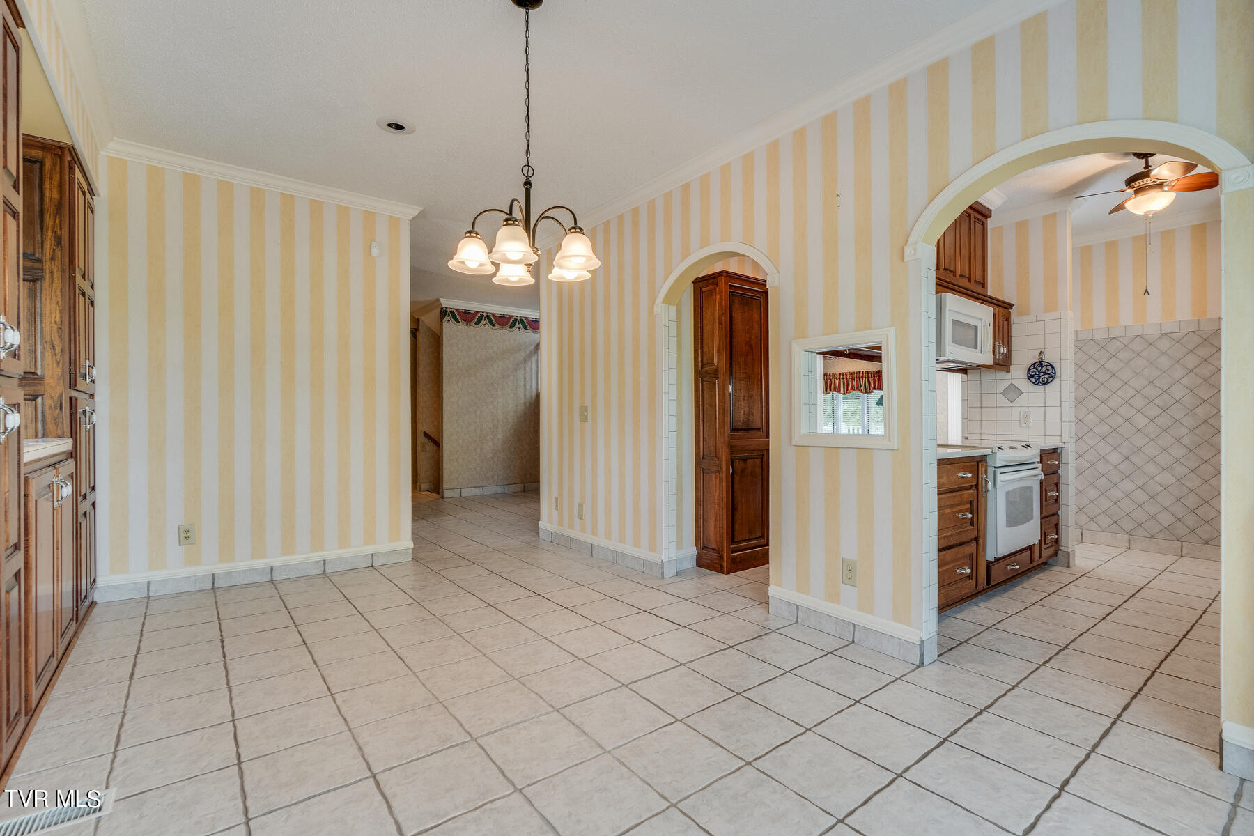 64 Falcon Circle Afton, TN 37616 - Photo 10 of 61 010