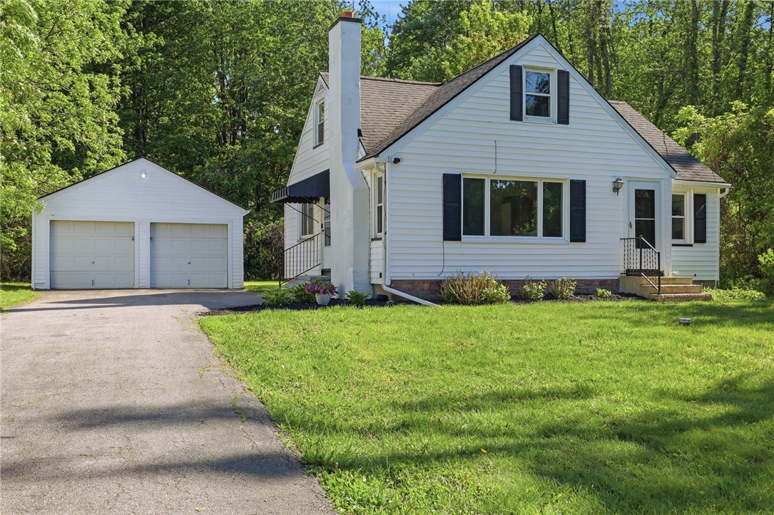 563 Holmes Road Greece, NY 14626 - Photo 2 of 24