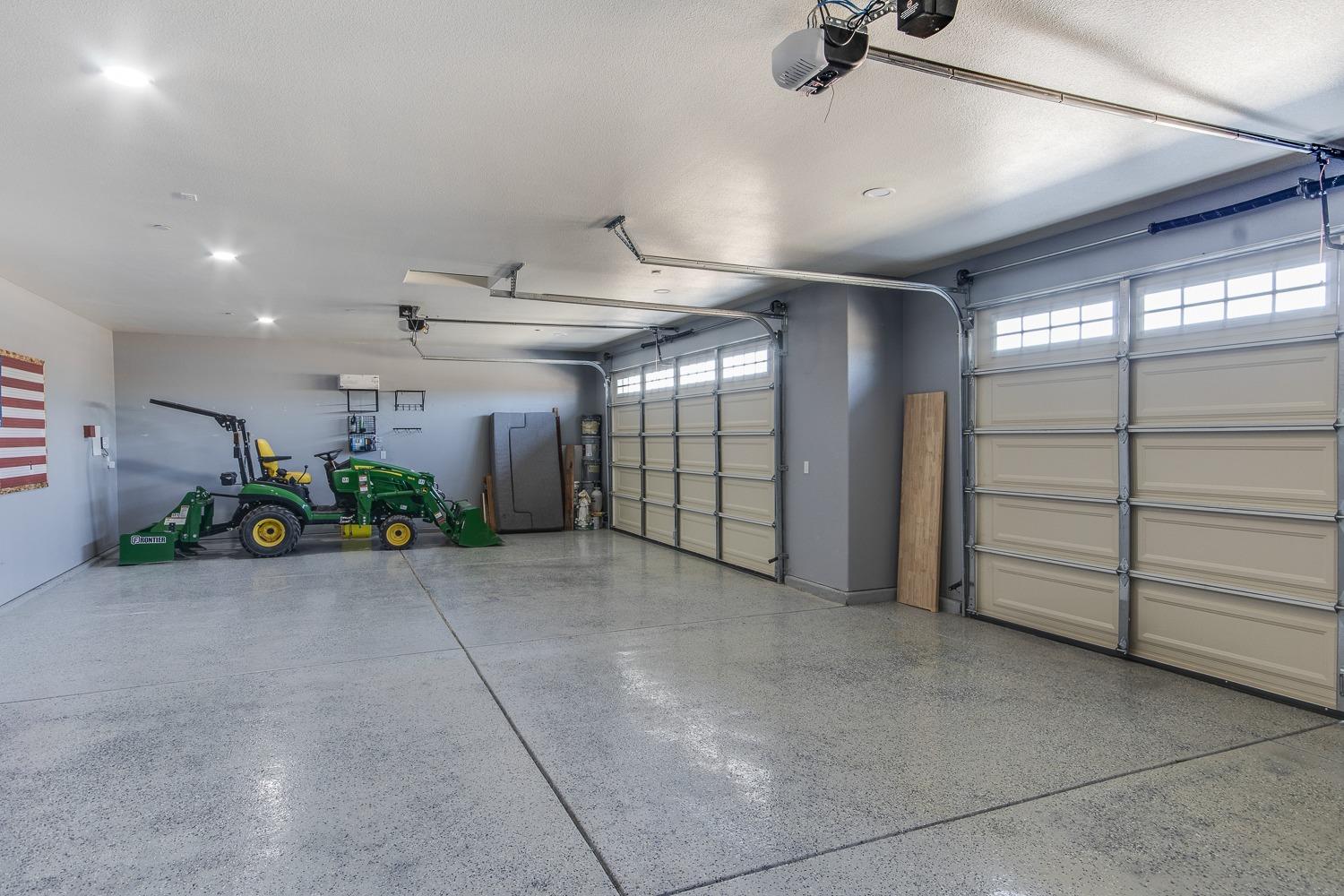 16639 Mark Road Madera, CA 93636 - Photo 23 of 33 a view of an empty room