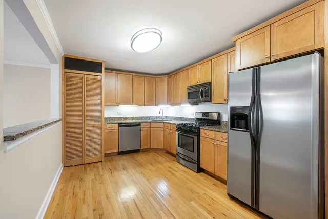 $185,000 | 300 Opatrny Drive, Unit 107, Fox River Grove, IL 60021