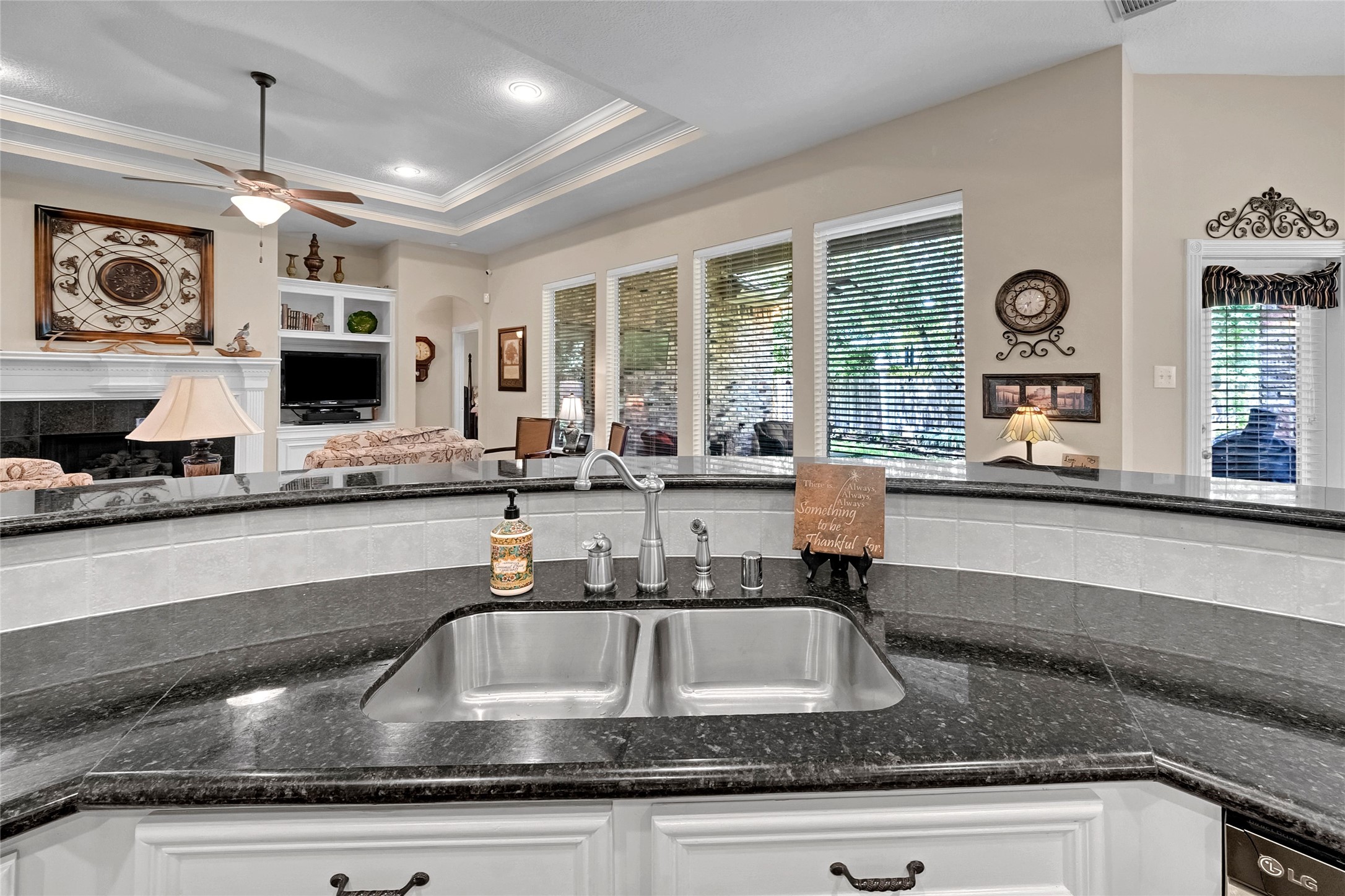 20642 Sunset Bend Lane Spring, TX 77379 - Photo 8 of 36 Gallery Image 8