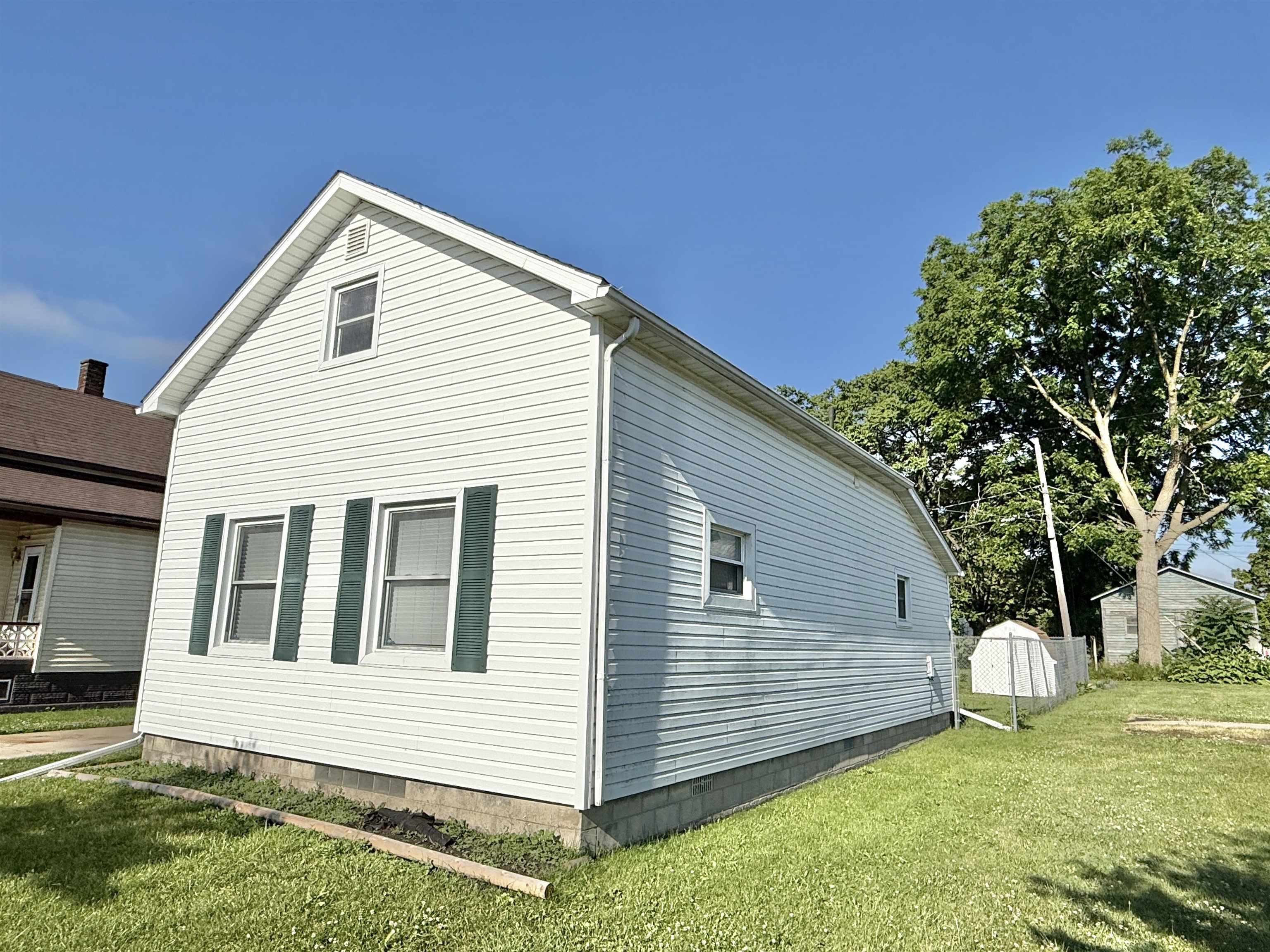 108 South Monroe Street Bay City, MI 48708 - Photo 2 of 11