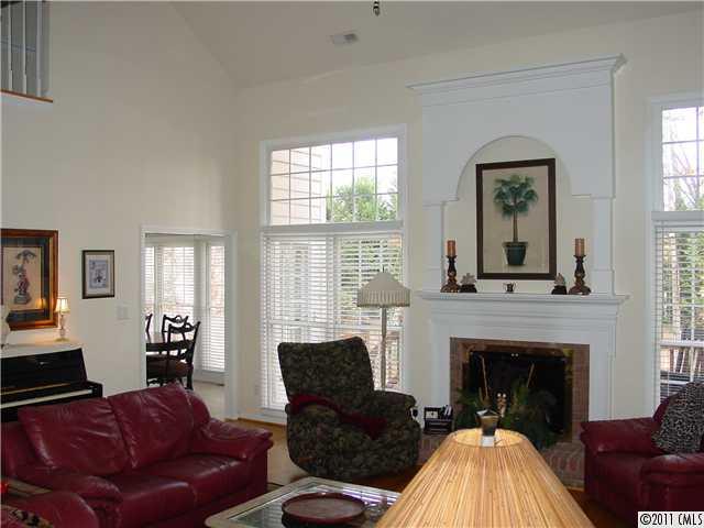 16515 Woolwine Road, Unit 2 Charlotte, NC 28278 - Photo 3 of 16 Gallery Image 3