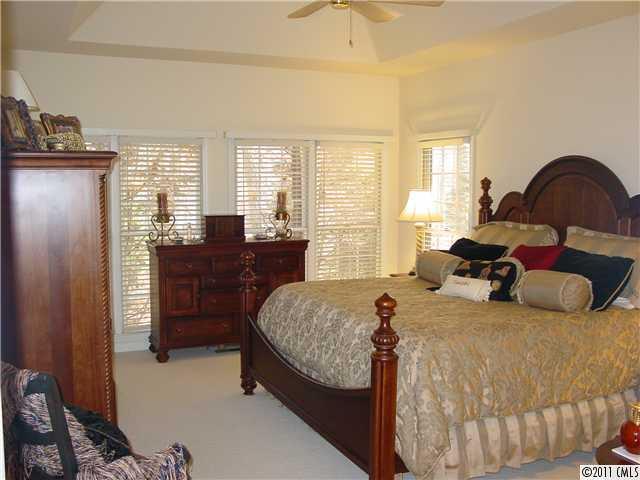 16515 Woolwine Road, Unit 2 Charlotte, NC 28278 - Photo 6 of 16 Gallery Image 6