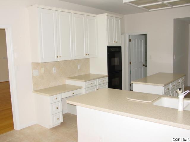 16515 Woolwine Road, Unit 2 Charlotte, NC 28278 - Photo 10 of 16 Gallery Image 10