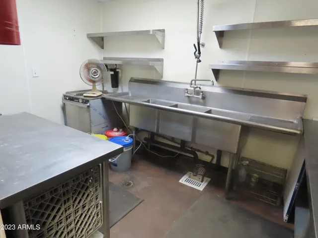 $750,000 | 639 Highway 60, Superior, AZ 85173