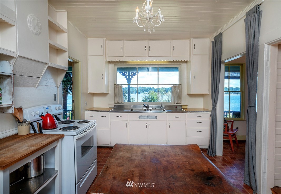 3385 Fisherman Bay Road Lopez Island, WA 98261 - Photo 11 of 19 Gallery Image 11