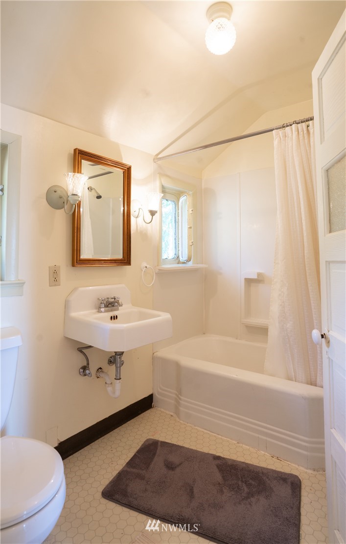 3385 Fisherman Bay Road Lopez Island, WA 98261 - Photo 14 of 19 Gallery Image 14