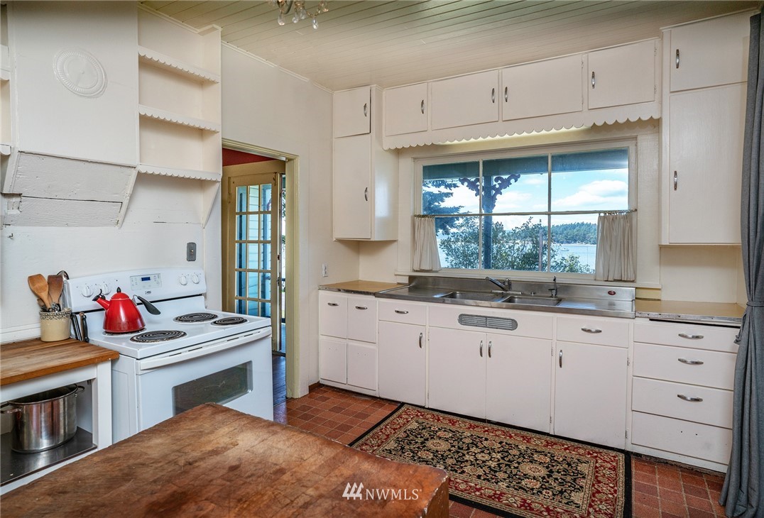 3385 Fisherman Bay Road Lopez Island, WA 98261 - Photo 9 of 19 Gallery Image 9
