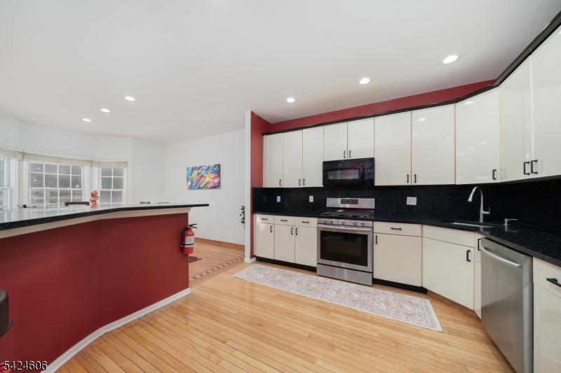 20 Pine Valley Road Livingston, NJ 07039 - Photo 9 of 43