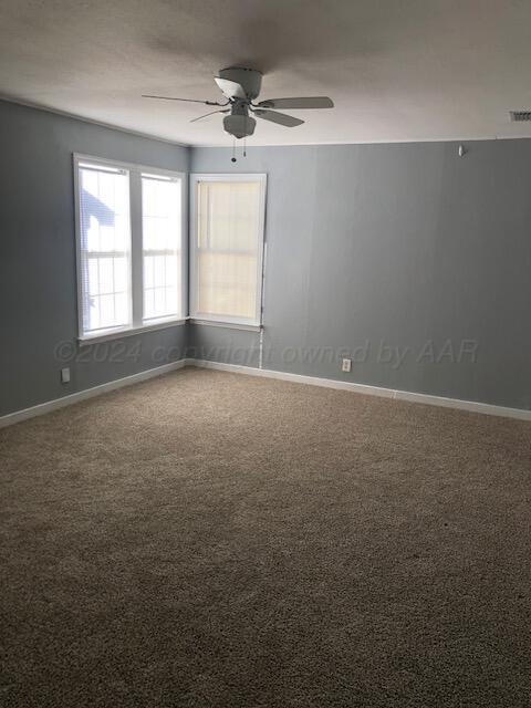 4009 Bowie Street Amarillo, TX 79110 - Photo 2 of 5 LIVING ROOM