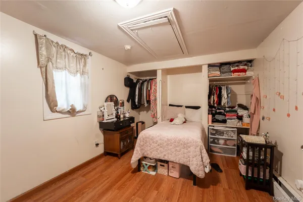 $560,000 | 382 Jamaica Avenue, Medford, NY 11763