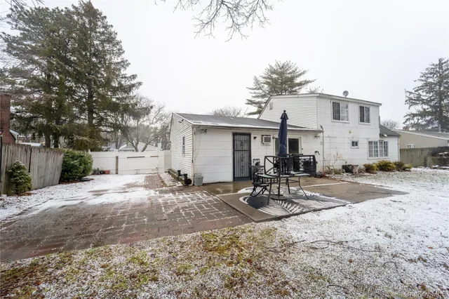 $589,999 | 382 Jamaica Avenue, Medford, NY 11763