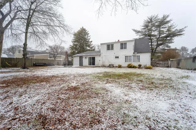 $589,999 | 382 Jamaica Avenue, Medford, NY 11763