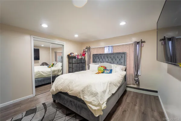 $560,000 | 382 Jamaica Avenue, Medford, NY 11763