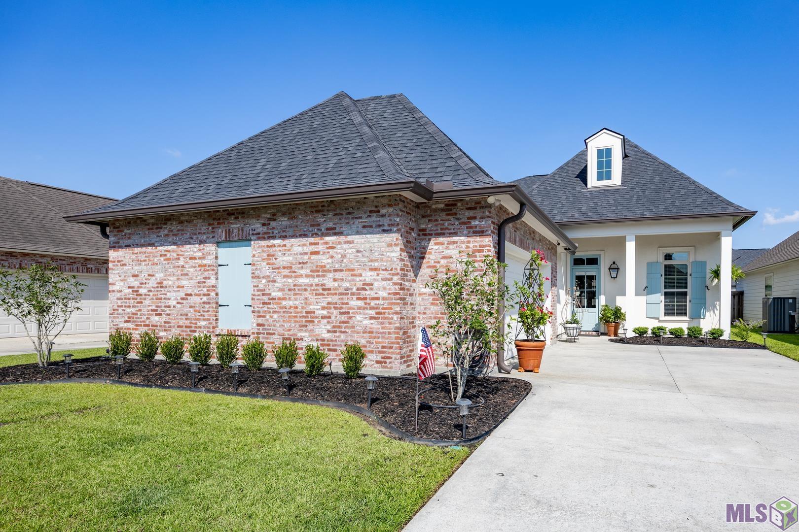 528 Flycatcher Drive Baton Rouge, LA 70810 - Photo 1 of 27 Gallery Image 1