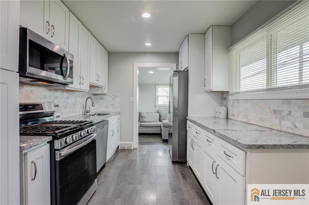 509 New Durham Road Piscataway, NJ 08854 - Photo 10 of 26