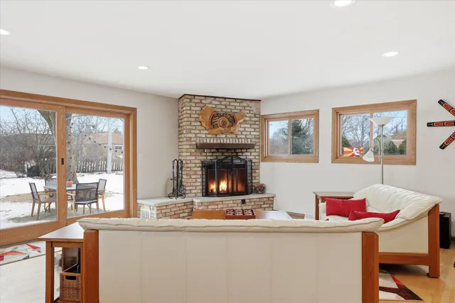 $479,900 | 8965 North Navajo Road, Bayside, WI 53217