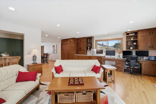 $479,900 | 8965 North Navajo Road, Bayside, WI 53217