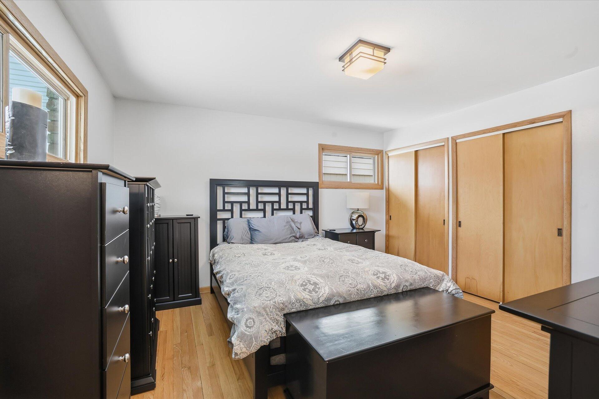 8965 North Navajo Road Bayside, WI 53217 - Photo 25 of 37 Primary Bedroom