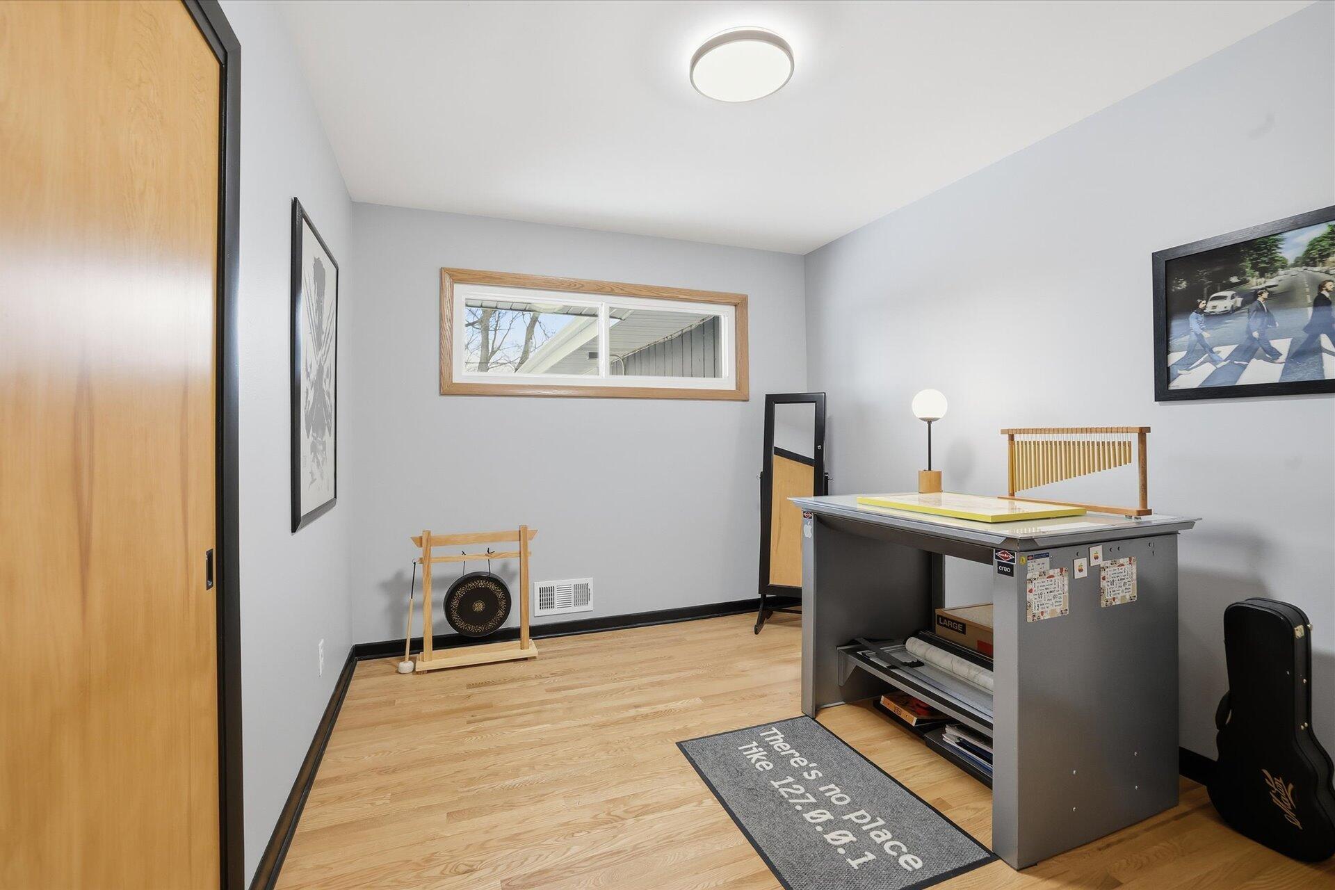 8965 North Navajo Road Bayside, WI 53217 - Photo 30 of 37 Bedroom 3