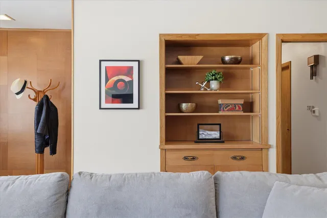 $479,900 | 8965 North Navajo Road, Bayside, WI 53217