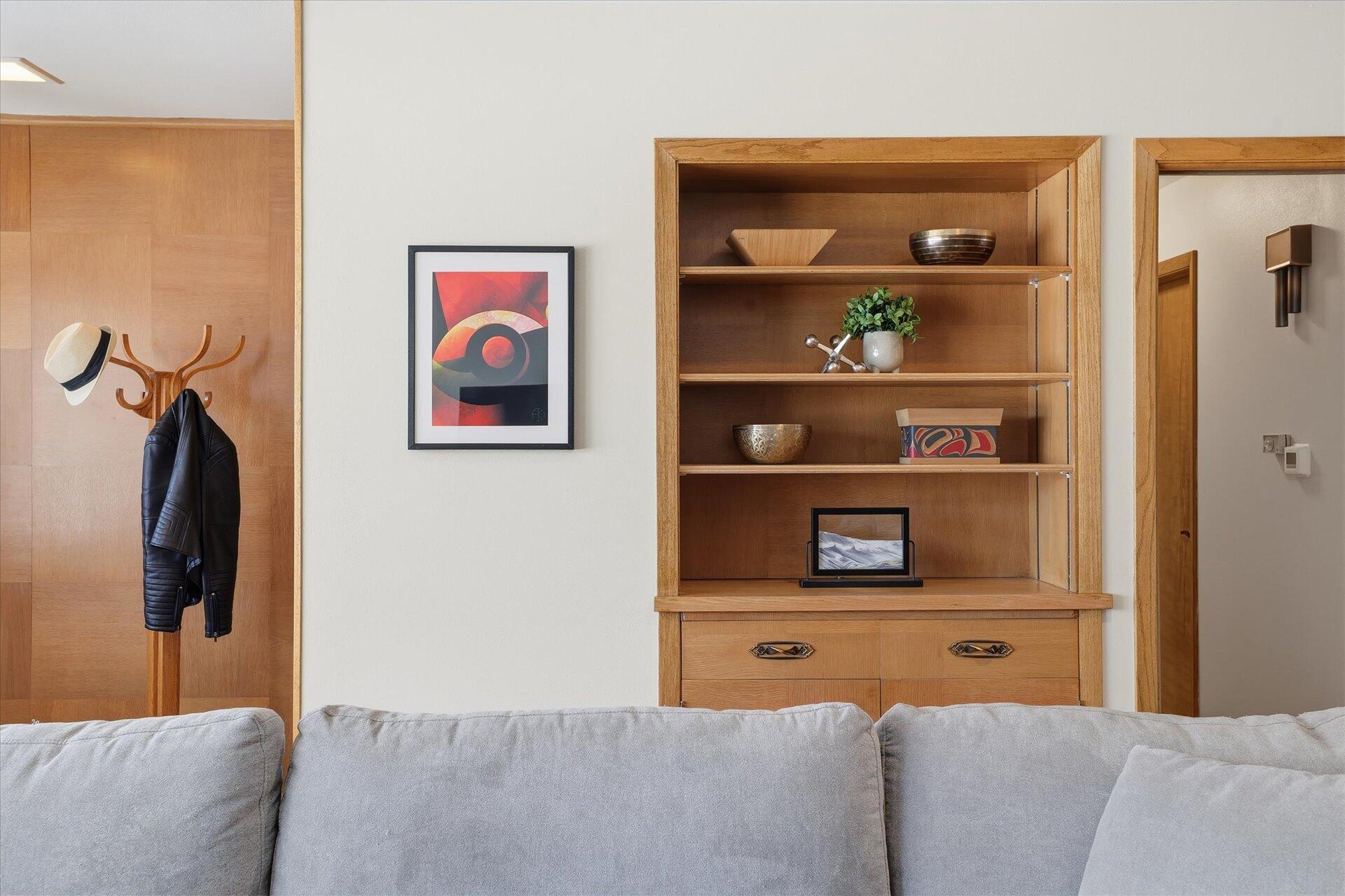 8965 North Navajo Road Bayside, WI 53217 - Photo 8 of 37 16-021_ACAM9180