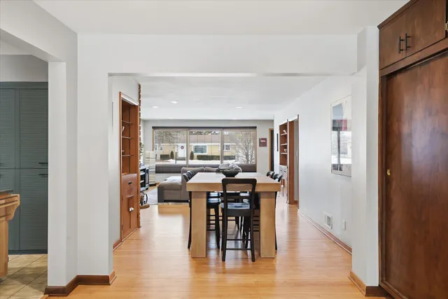 $479,900 | 8965 North Navajo Road, Bayside, WI 53217