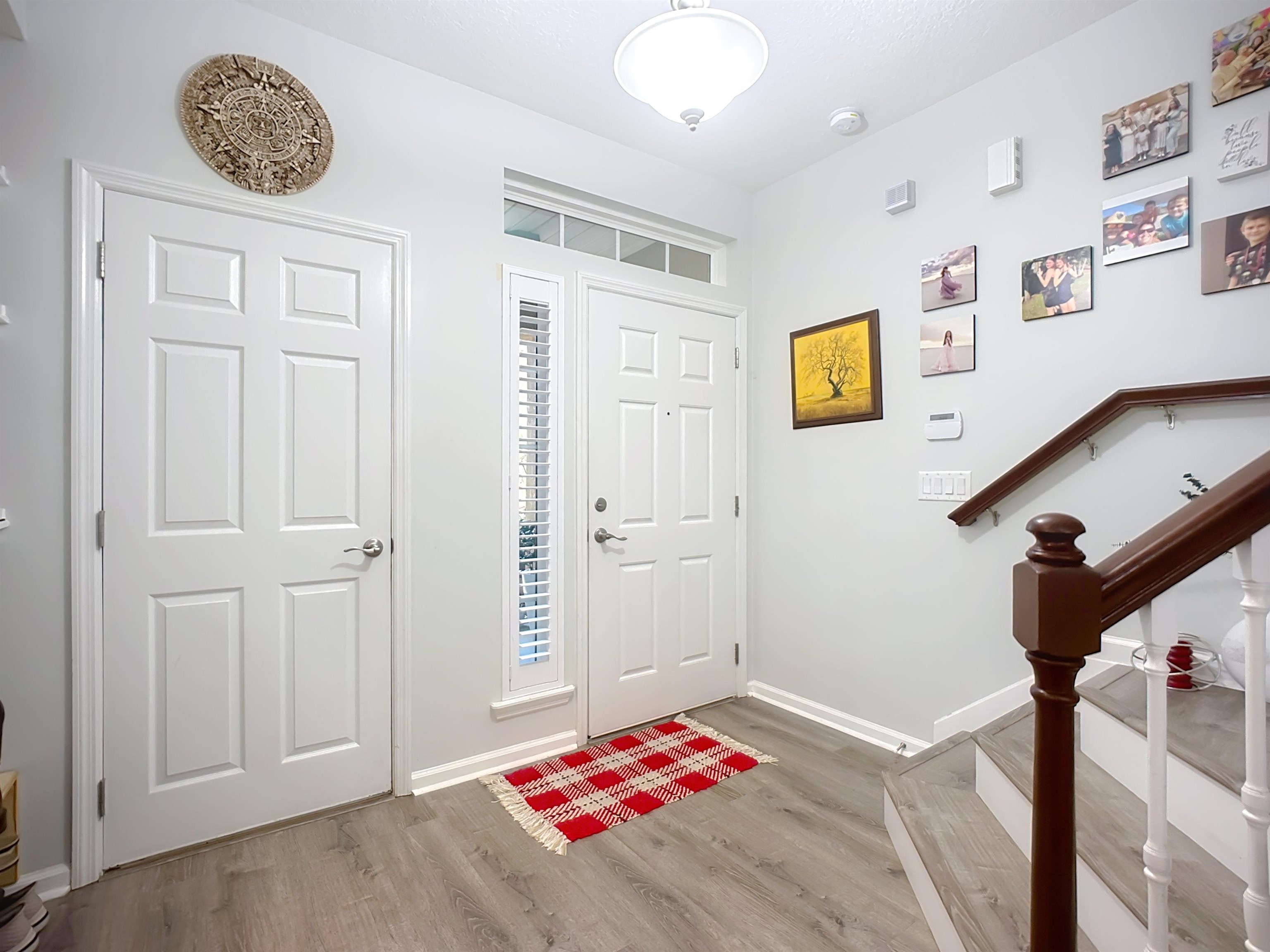 193 Paradas Place St. Augustine, FL 32092 - Photo 16 of 44 a bedroom with a bed and a window
