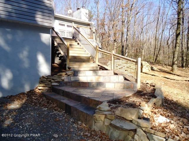 1415 Davids Road Effort, PA 18330 - Photo 28 of 35 a view of entryway