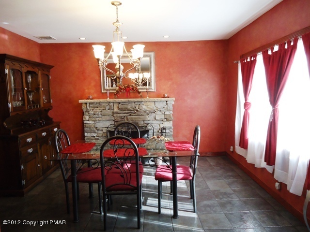 1415 Davids Road Effort, PA 18330 - Photo 3 of 35 a dining room with furniture and window