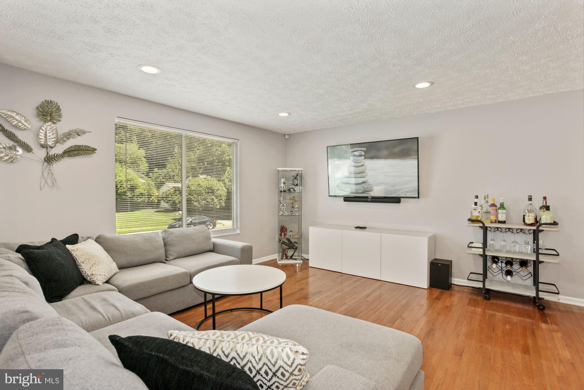 5808 Heming Avenue Springfield, VA 22151 - Photo 5 of 25