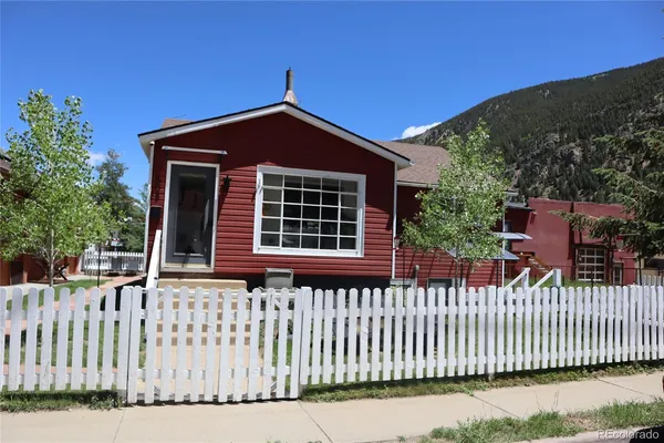 $1,450 | 608 Fifth Street, Unit B, Georgetown, CO 80444