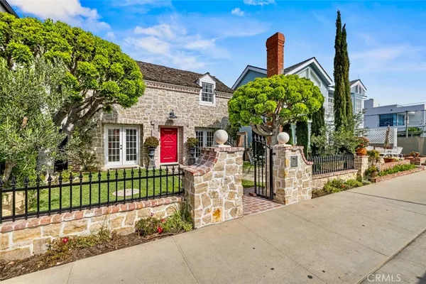 $2,999,999 | 89 Rivo Alto Canal, Long Beach, CA 90803