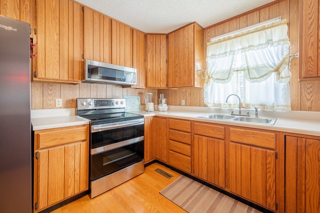 517 Cedar Springs Road Sugar Grove, VA 24375 - Photo 18 of 61 Gallery Image 18