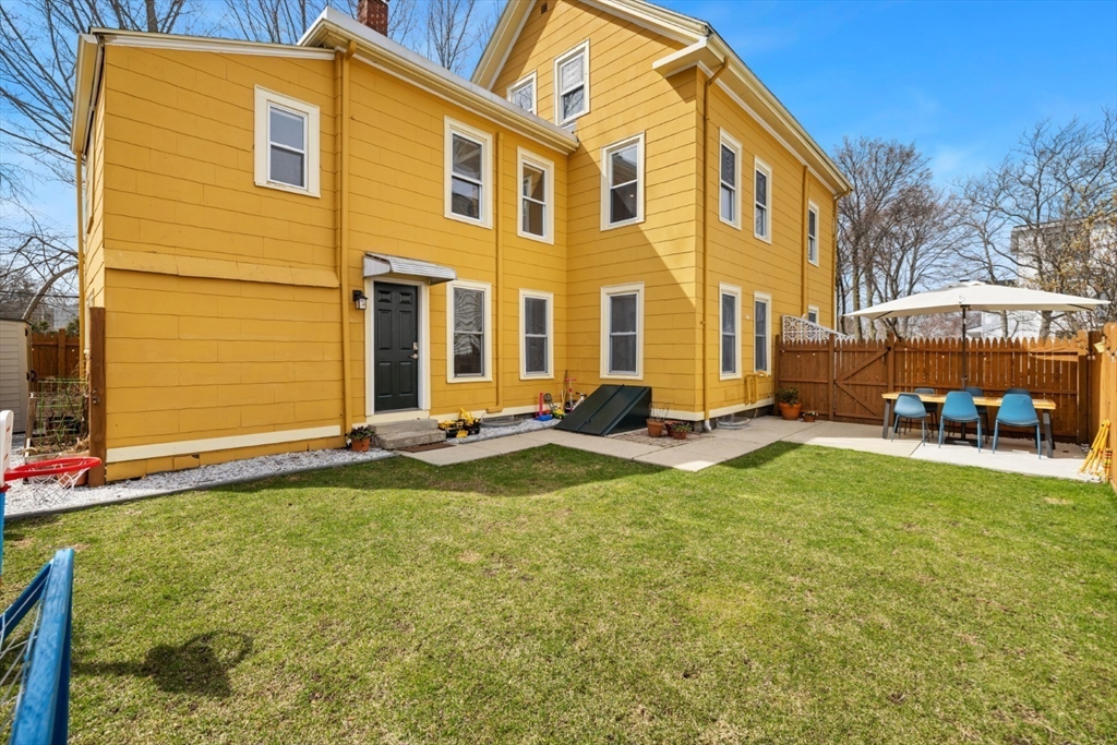 52 Chestnut Street Wakefield, MA 01880 - Photo 36 of 42