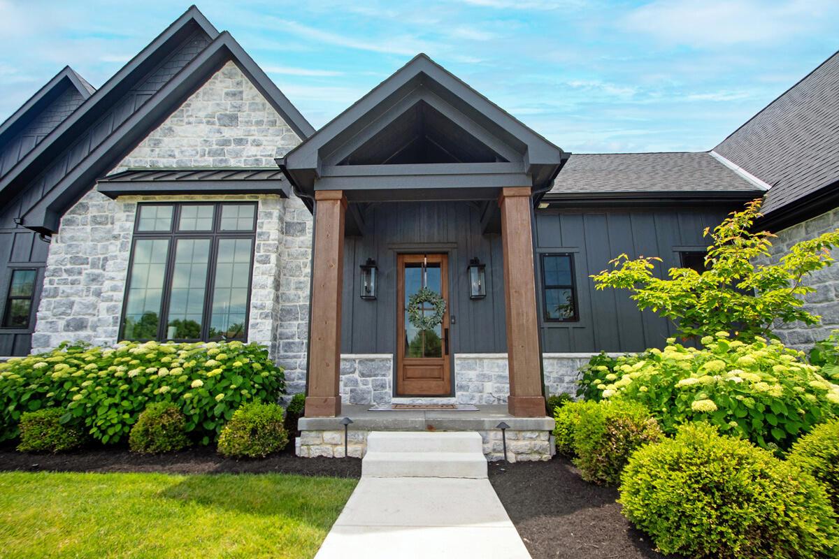 1077 Lale Point Delaware, OH 43015 - Photo 4 of 68