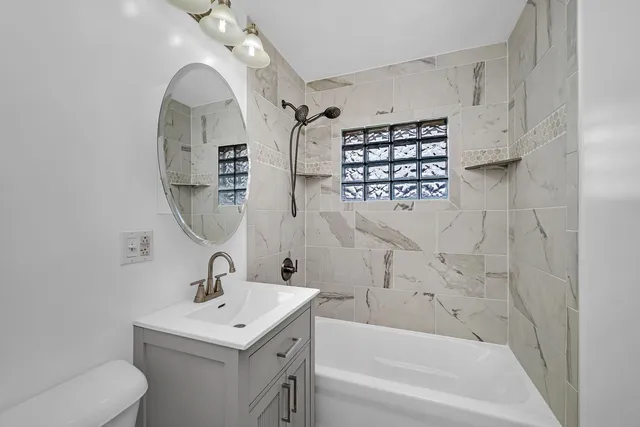 $299,900 | 423 Maple Drive, Morris, IL 60450