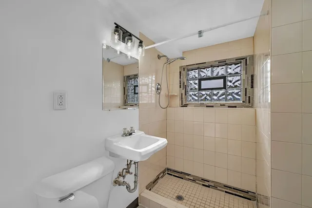 $299,900 | 423 Maple Drive, Morris, IL 60450