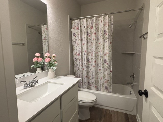 5039 Country Mdws Trail Iowa Colony, TX 77583 - Photo 14 of 19 3rd Full Bathroom