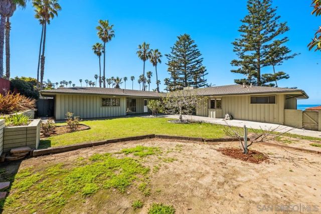 a view of an outdoor space