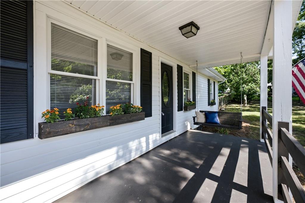 467 Sanders Street Clarkesville, GA 30523 - Photo 2 of 41