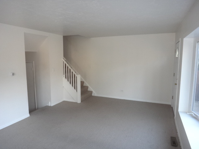 192 East Quincy Street Riverside, IL 60546 - Photo 5 of 11 a view of an empty room